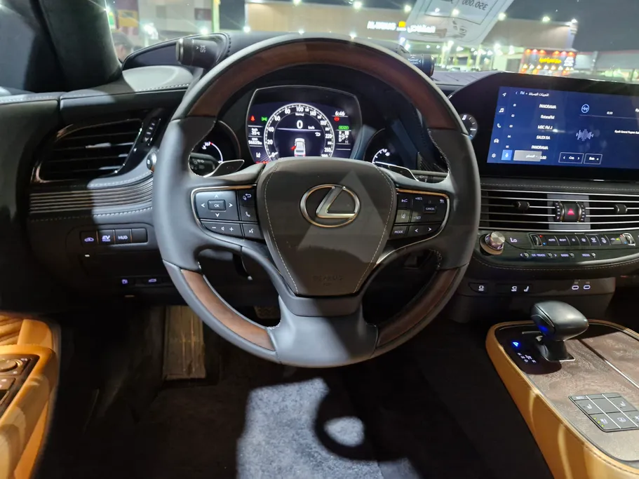 2023 Lexus LS 500 BH Hybrid 