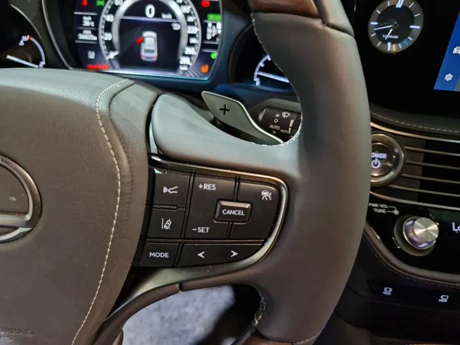 2023 Lexus LS 500 BH Hybrid 
