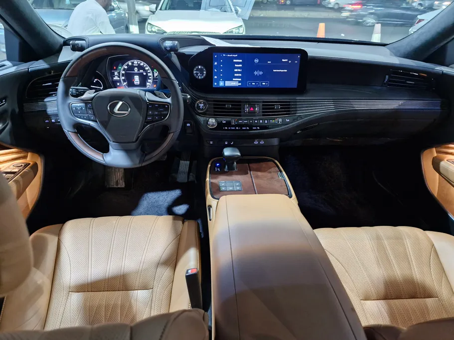 2023 Lexus LS 500 BH Hybrid 