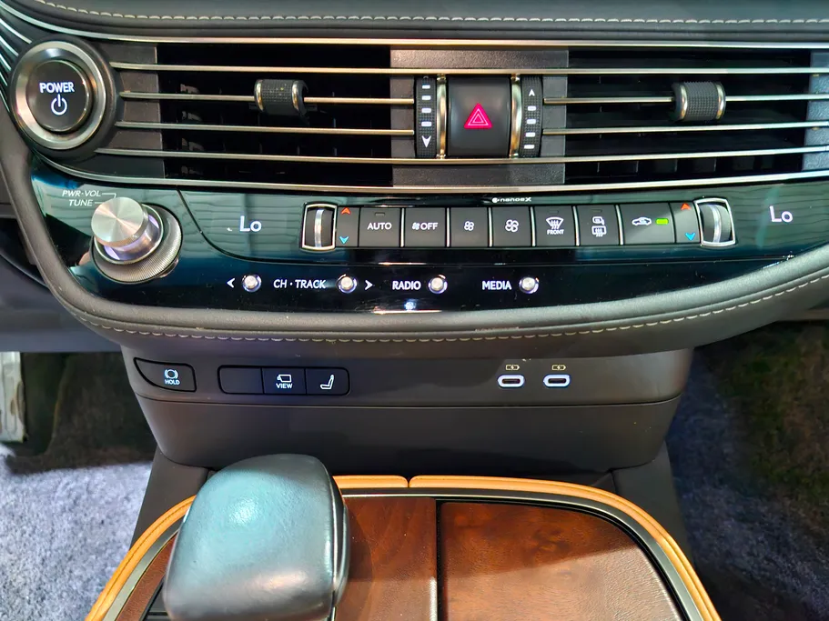 2023 Lexus LS 500 BH Hybrid 
