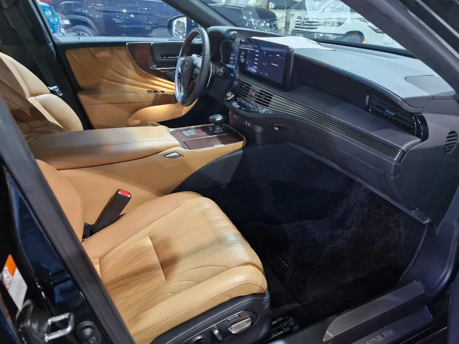 2023 Lexus LS 500 BH Hybrid 
