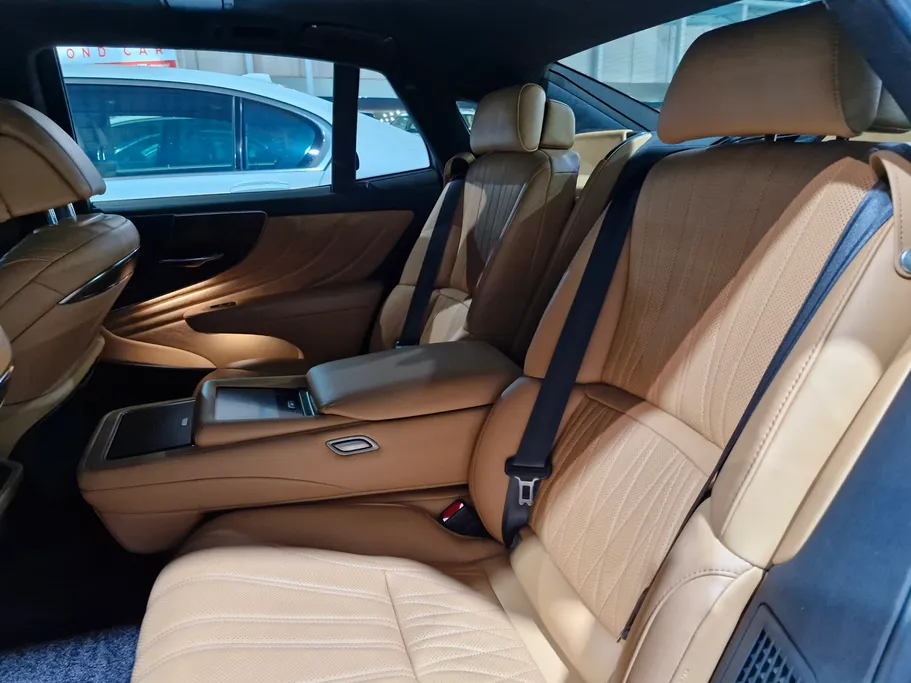 2023 Lexus LS 500 BH Hybrid 