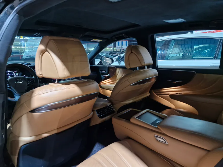 2023 Lexus LS 500 BH Hybrid 