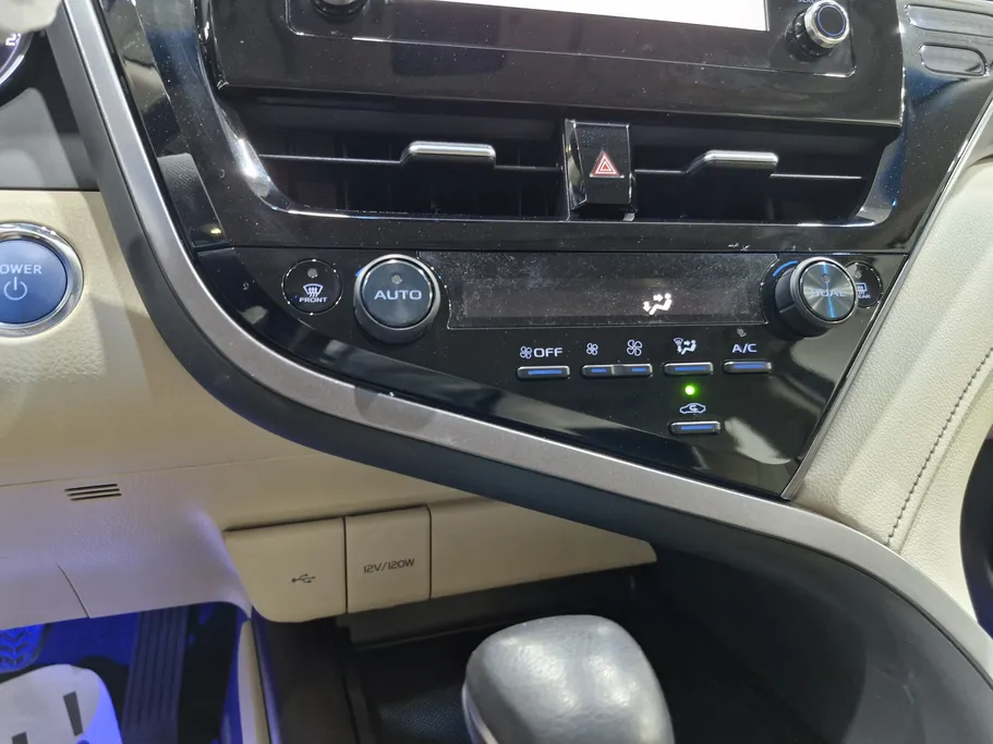 2024 Toyota Camry  GLE HEV  