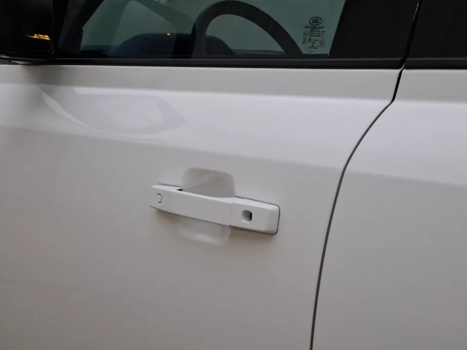 لاند روفر ديفندر HSE P400 2022 
