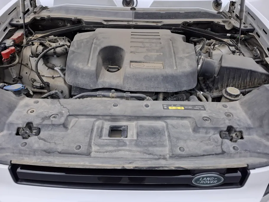 لاند روفر ديفندر HSE P400 2022 
