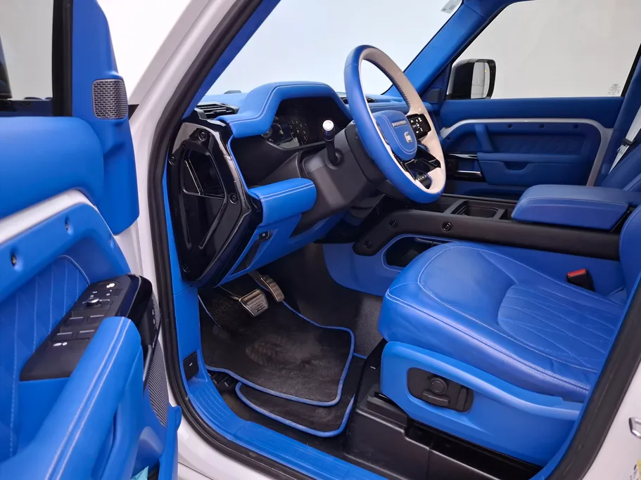 لاند روفر ديفندر HSE P400 2022 