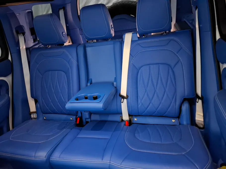 لاند روفر ديفندر HSE P400 2022 