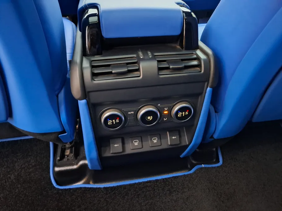 لاند روفر ديفندر HSE P400 2022 