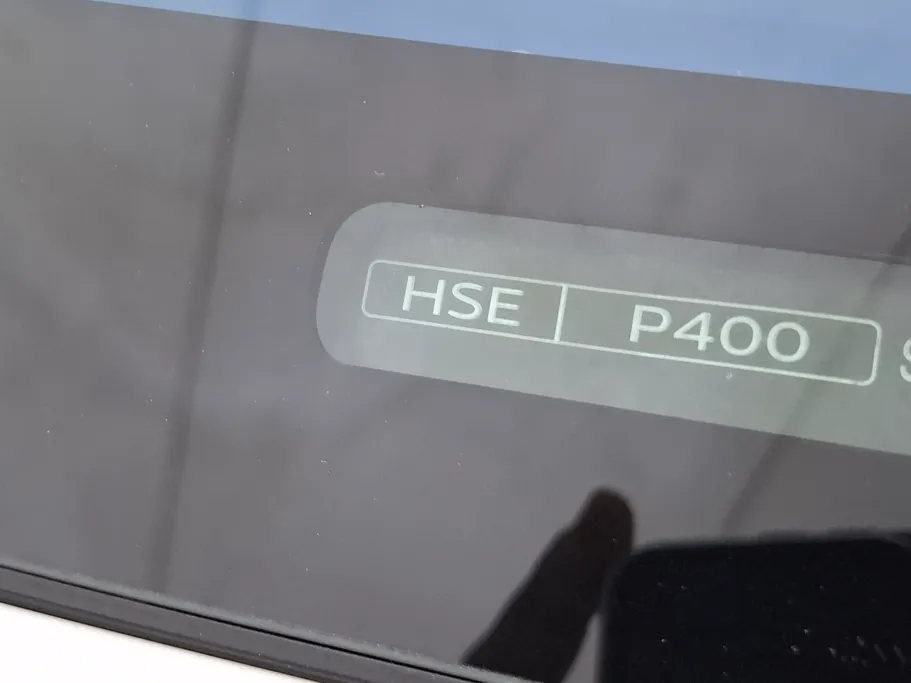 لاند روفر ديفندر HSE P400 2022 