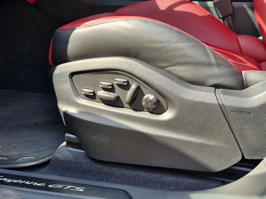 2025 Porsche Cayenne GTS 