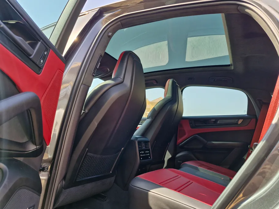 2025 Porsche Cayenne GTS 