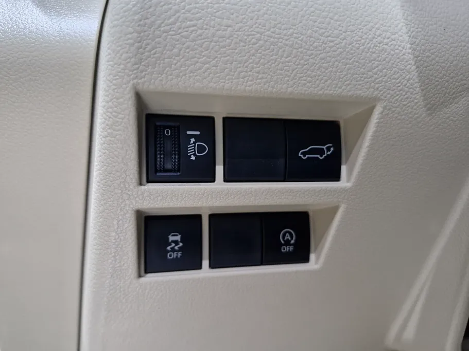 2023 Toyota Land Cruiser GXR3