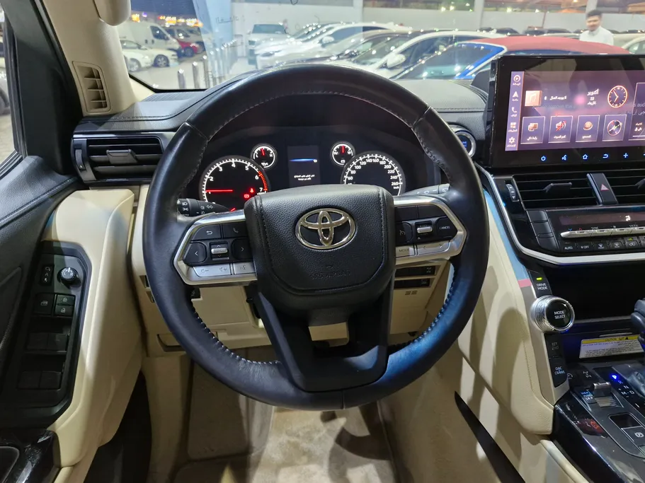 2023 Toyota Land Cruiser GXR3