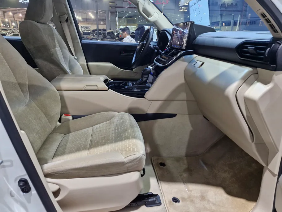 2023 Toyota Land Cruiser GXR3