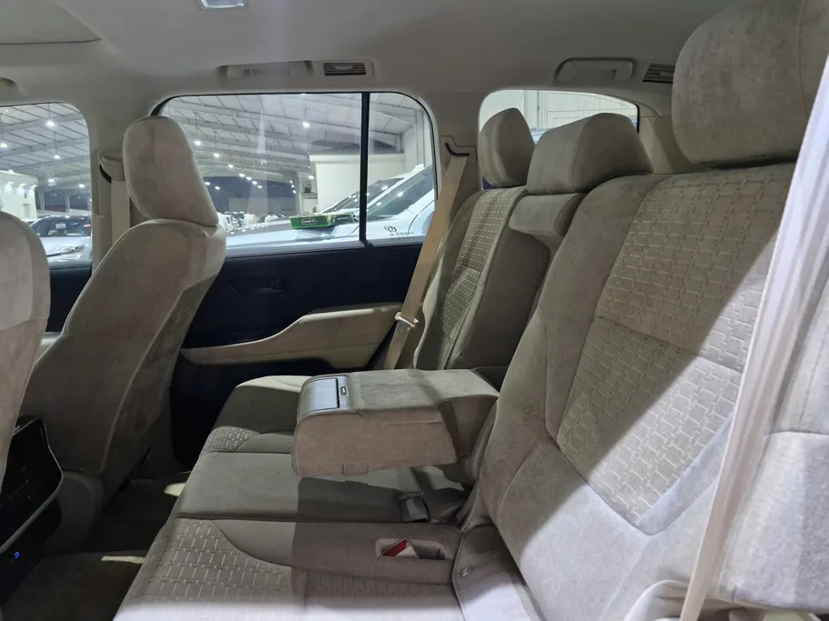 2023 Toyota Land Cruiser GXR3