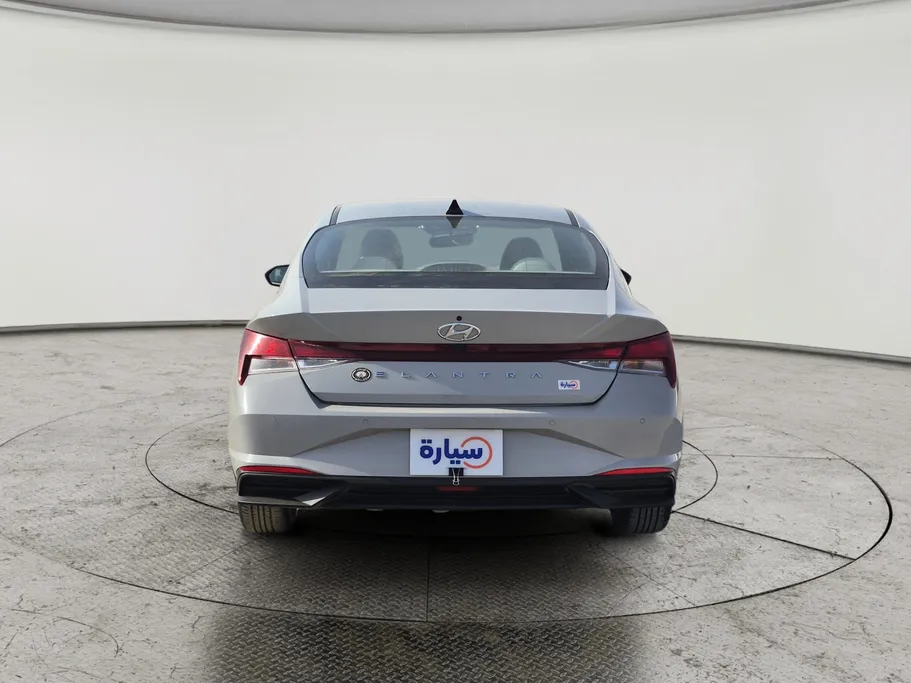 2023 Hyundai Elantra Smart 