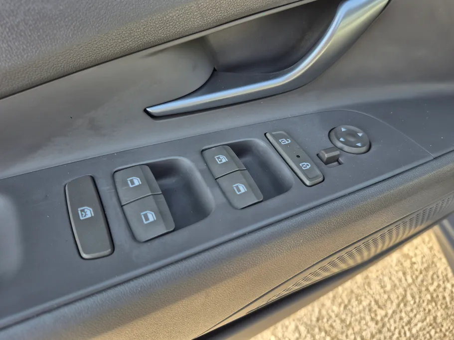 2023 Hyundai Elantra Smart 
