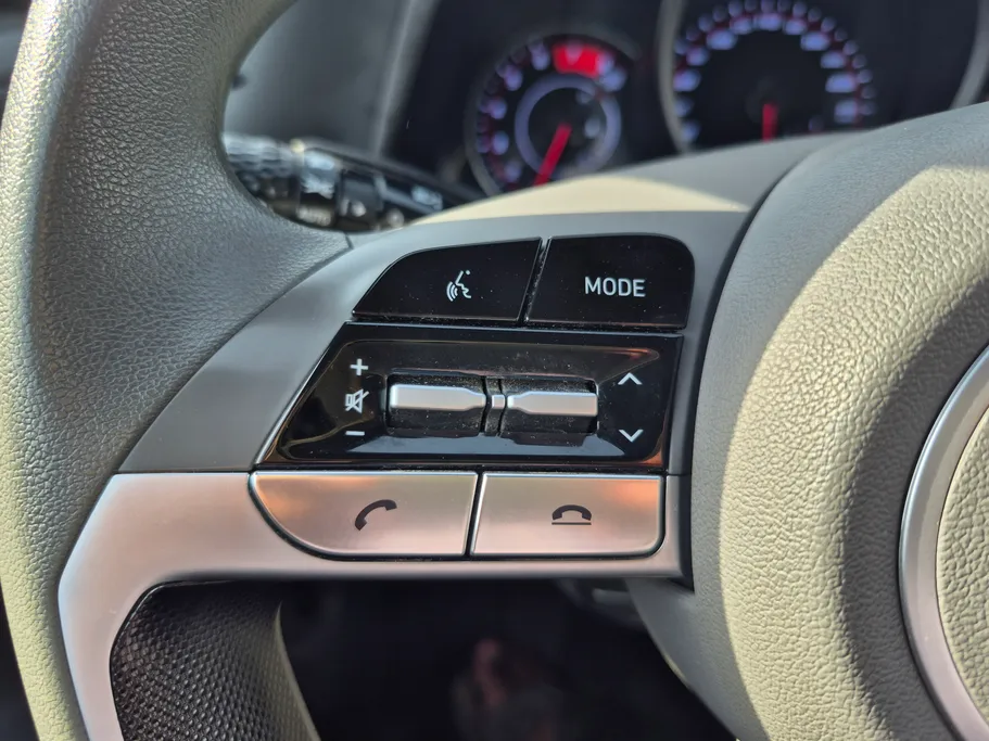 2023 Hyundai Elantra Smart 