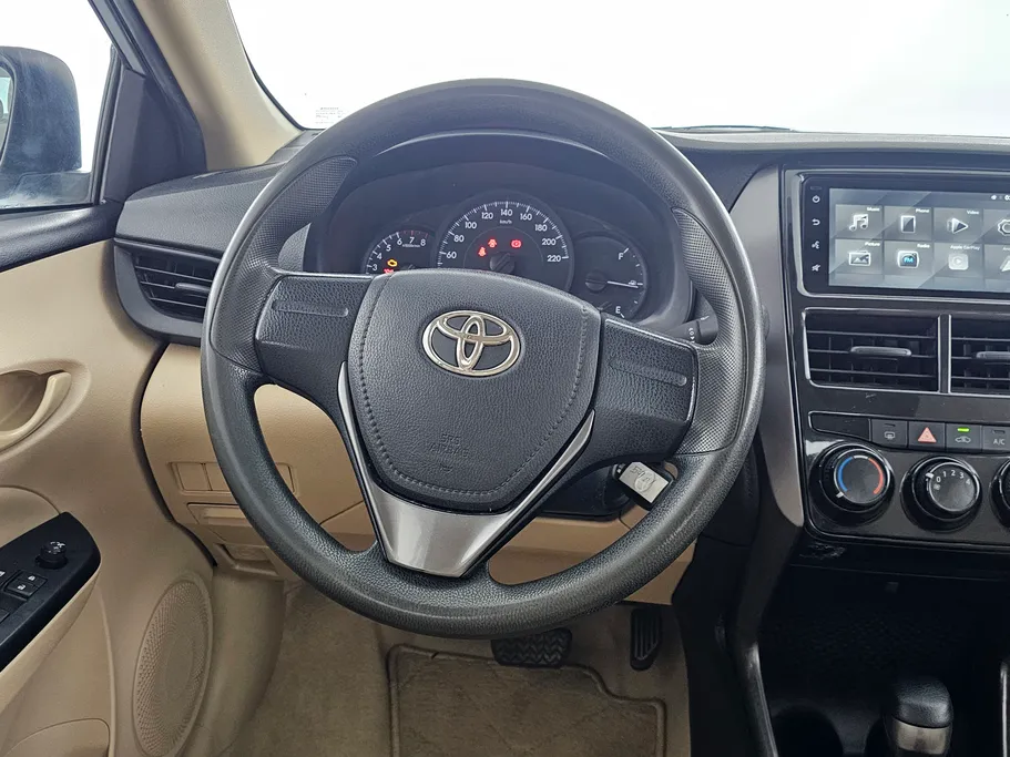 2022 Toyota Yaris  Y 
