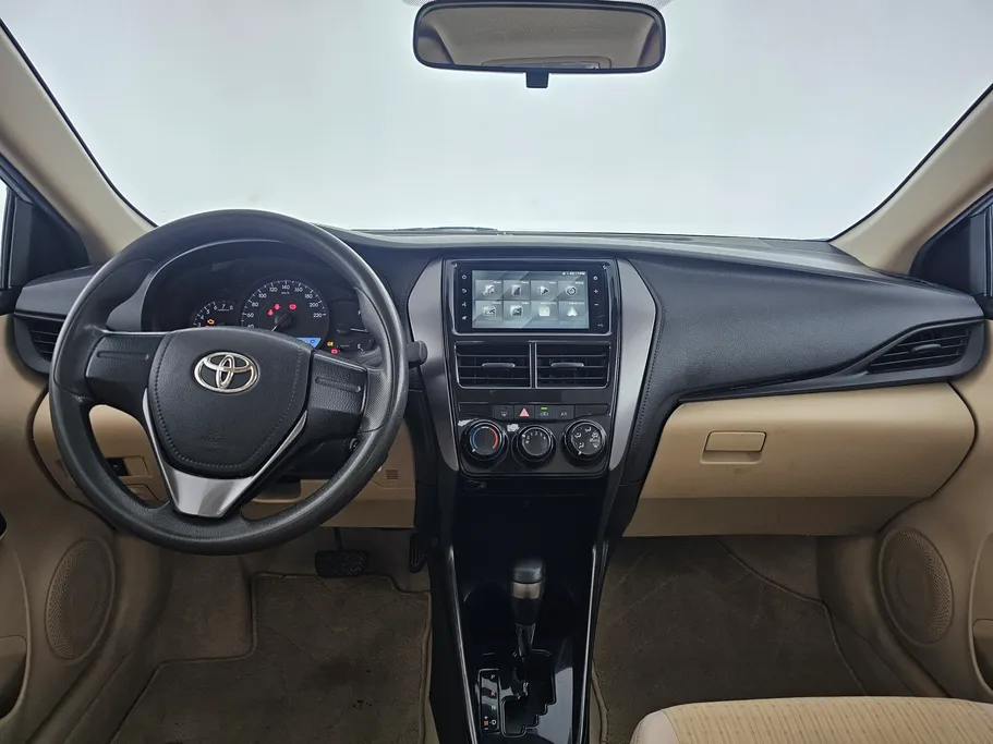 2022 Toyota Yaris  Y 
