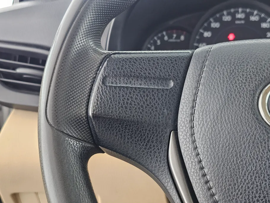 2022 Toyota Yaris  Y 
