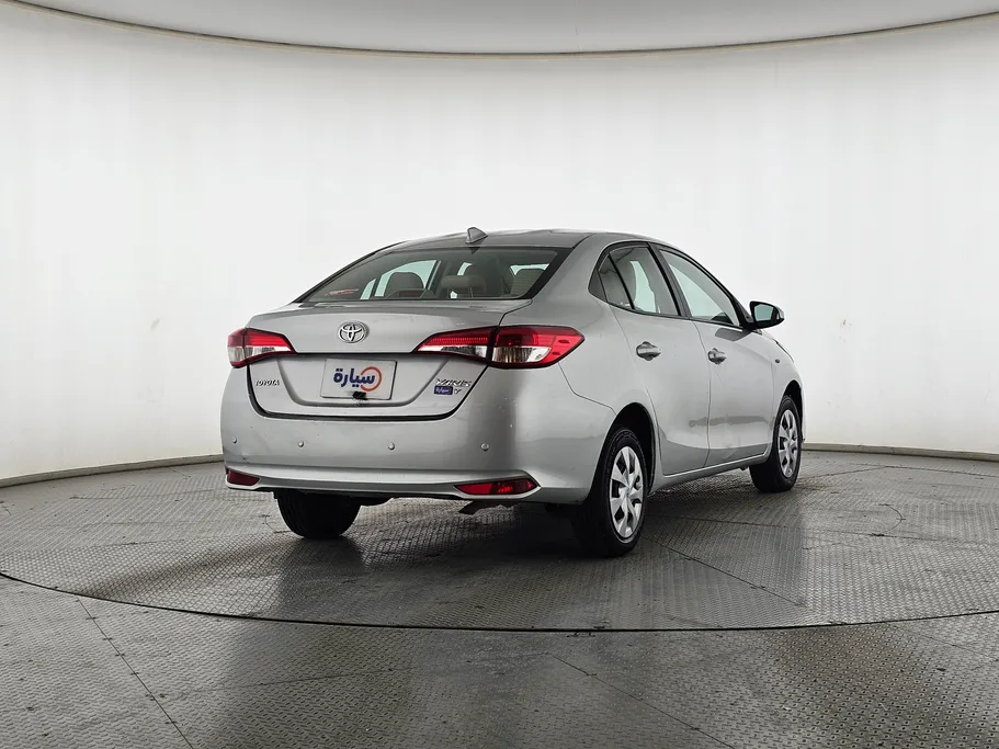 2022 Toyota Yaris  Y 