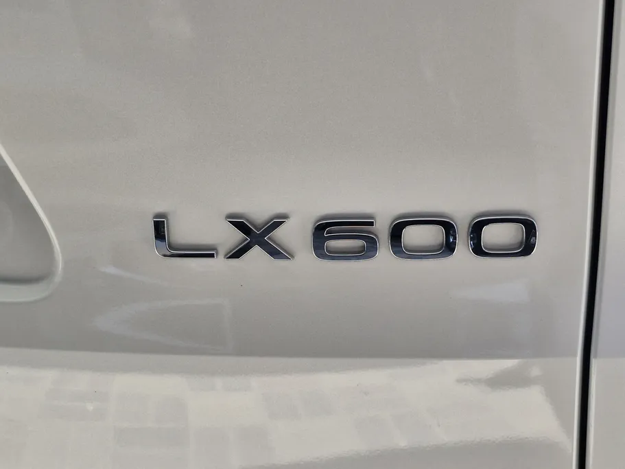 2024 Lexus LX 600 