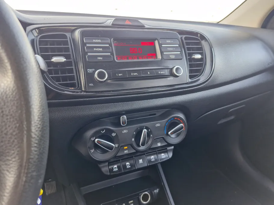 2022 Kia Pegas LX 