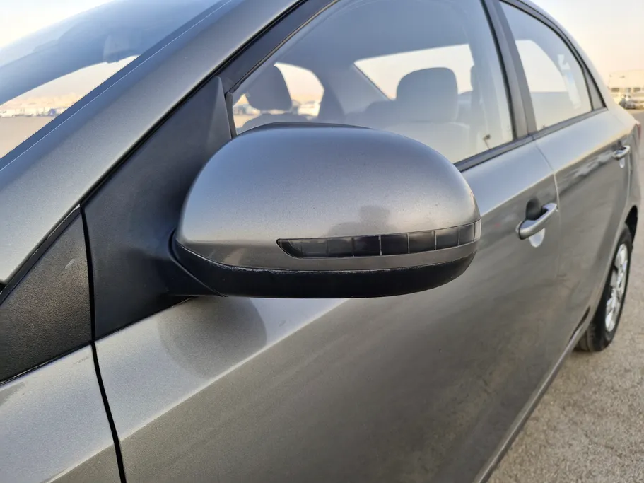 2022 Kia Pegas LX 