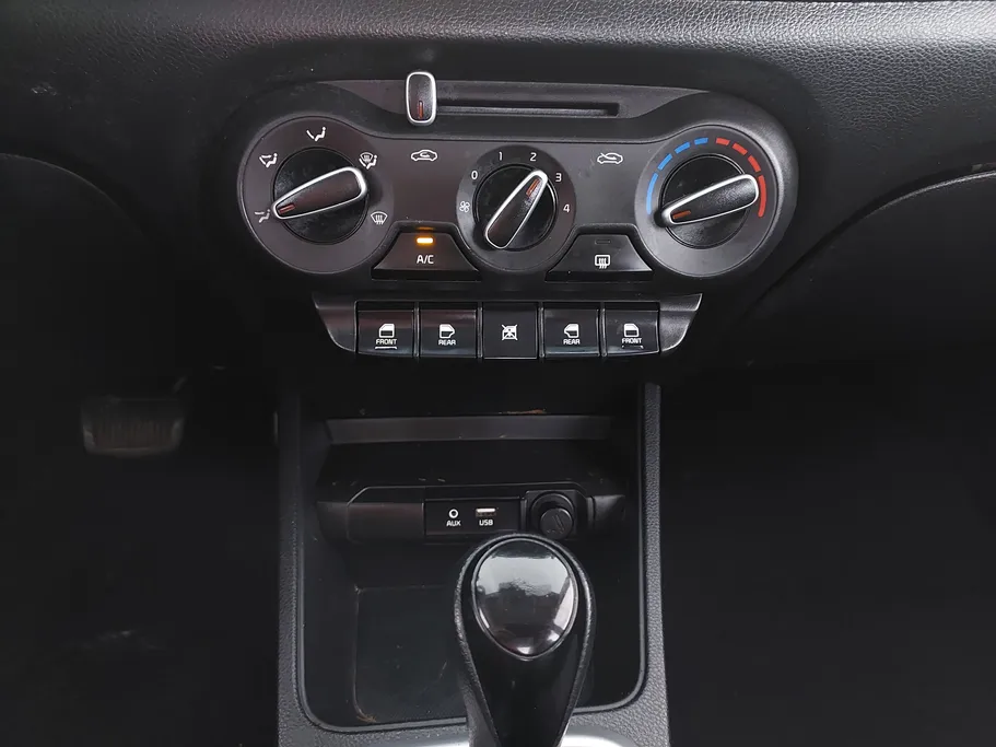 2022 Kia Pegas LX 