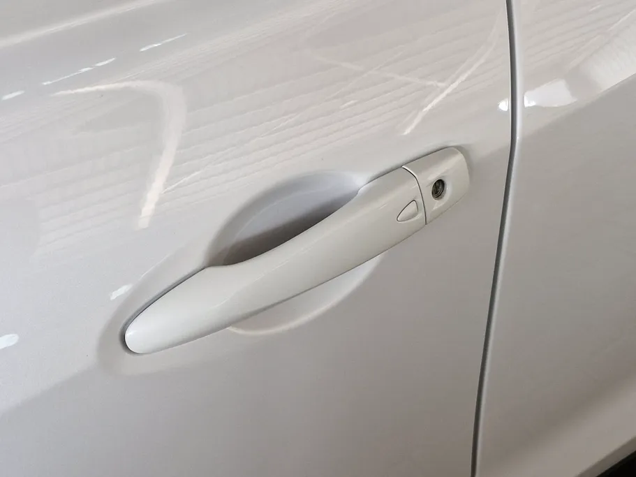 2023 Nissan Kicks SL 