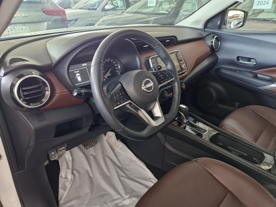 2023 Nissan Kicks SL 