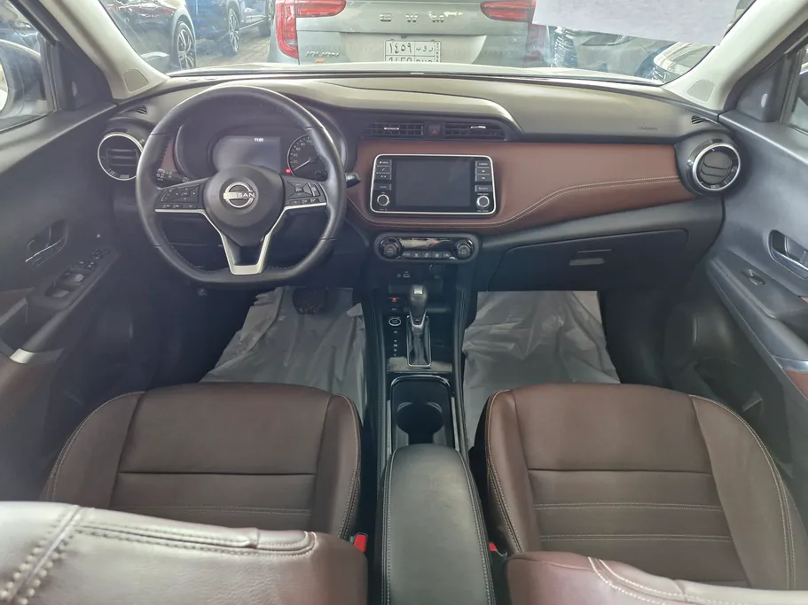 2023 Nissan Kicks SL 