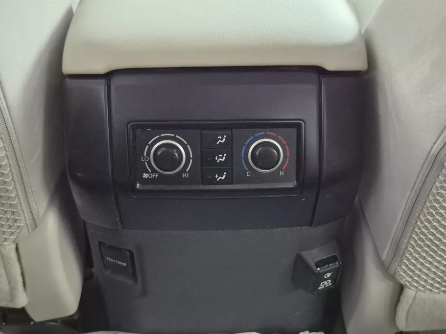 2023 Toyota Prado TXL