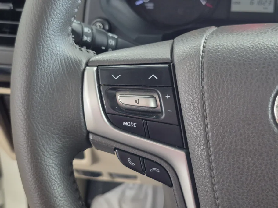 2023 Toyota Prado TXL
