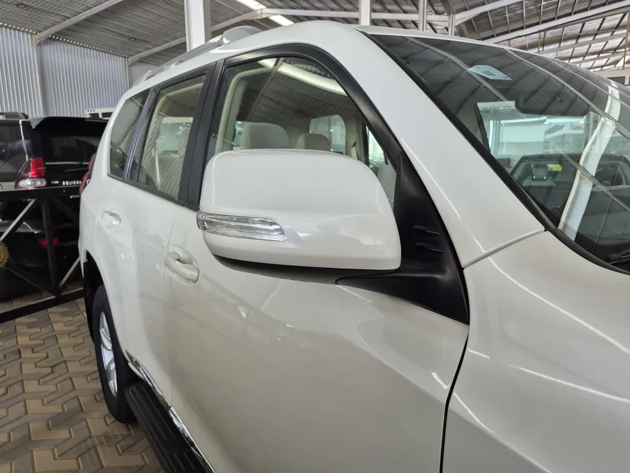 2023 Toyota Prado TXL