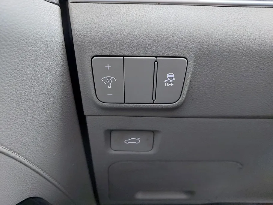 2023 Kia K5 LX 