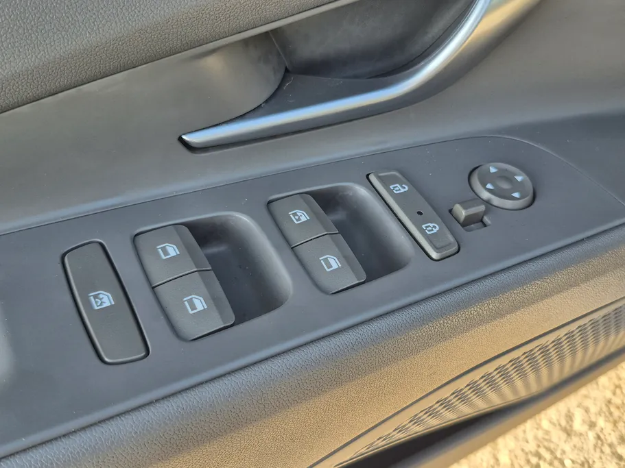 2023 Hyundai Elantra Smart 