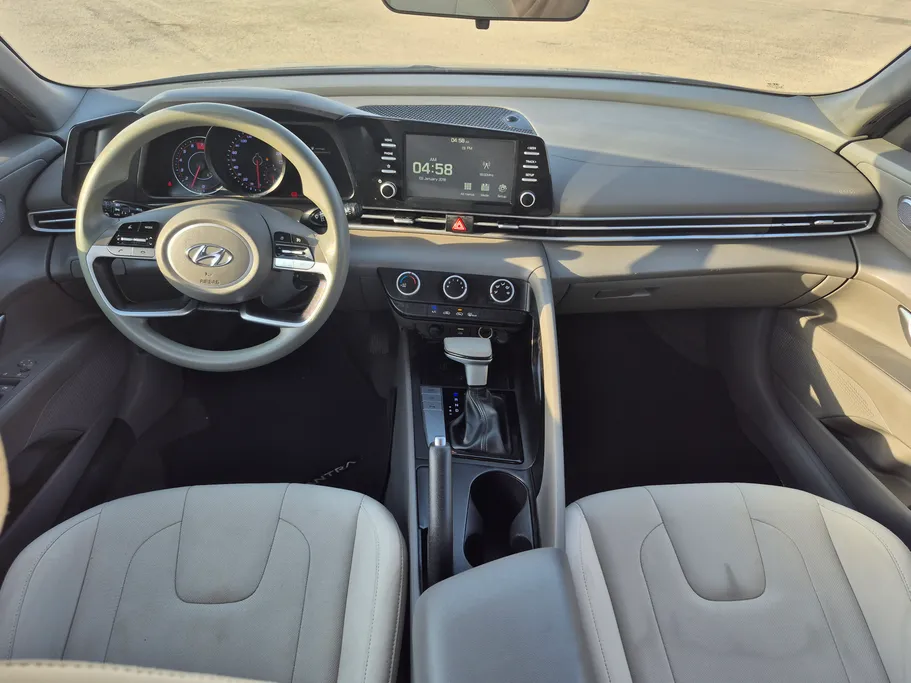 2023 Hyundai Elantra Smart 