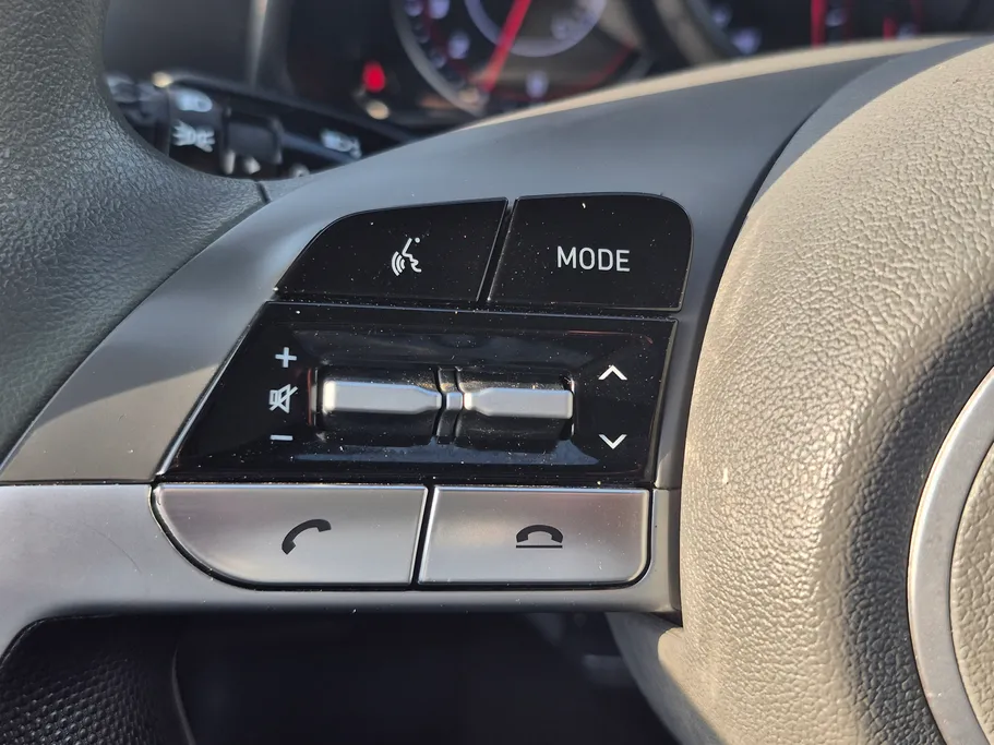 2023 Hyundai Elantra Smart 
