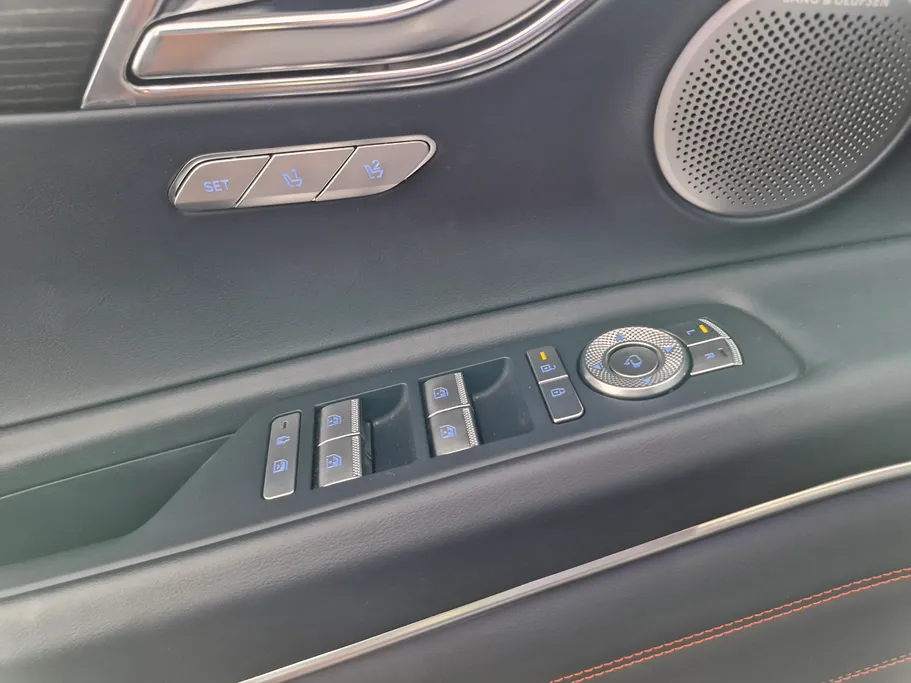 2025 Genesis GV80 Prestige
