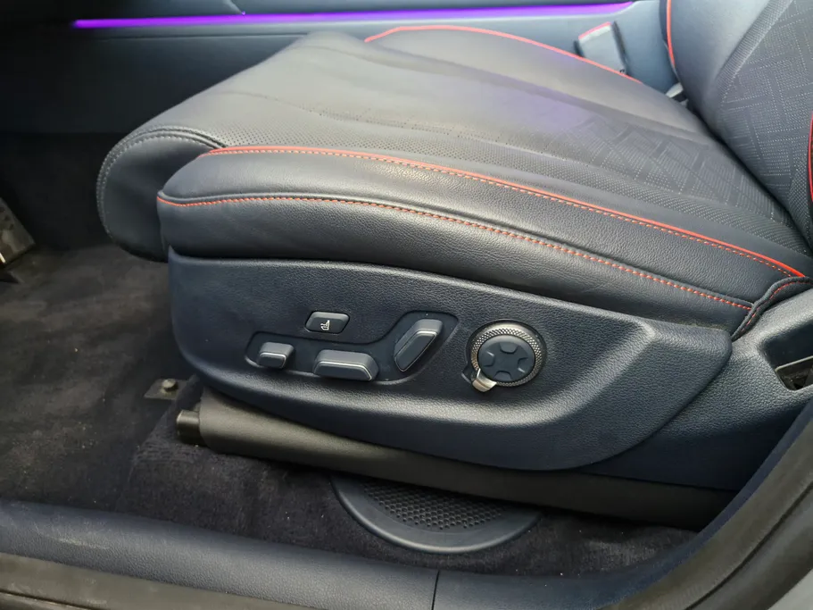 2025 Genesis GV80 Prestige