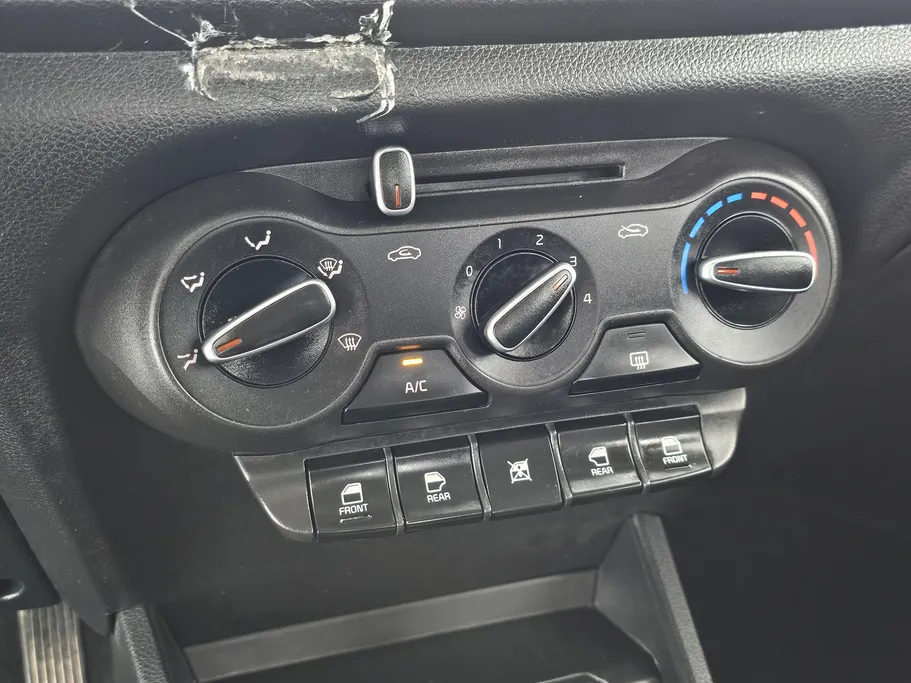 2023 Kia Pegas LX 