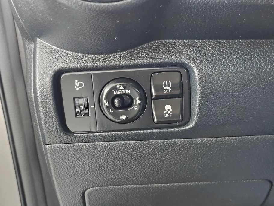 2023 Kia Pegas LX 