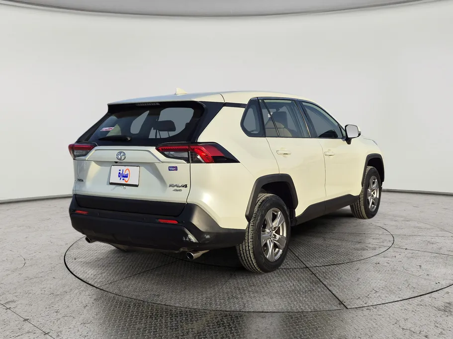 2022 Toyota RAV4 LE 