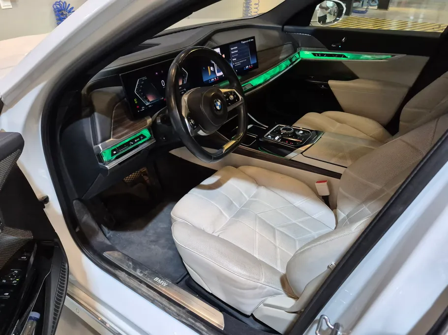 2024 BMW 7 Series 735i 
