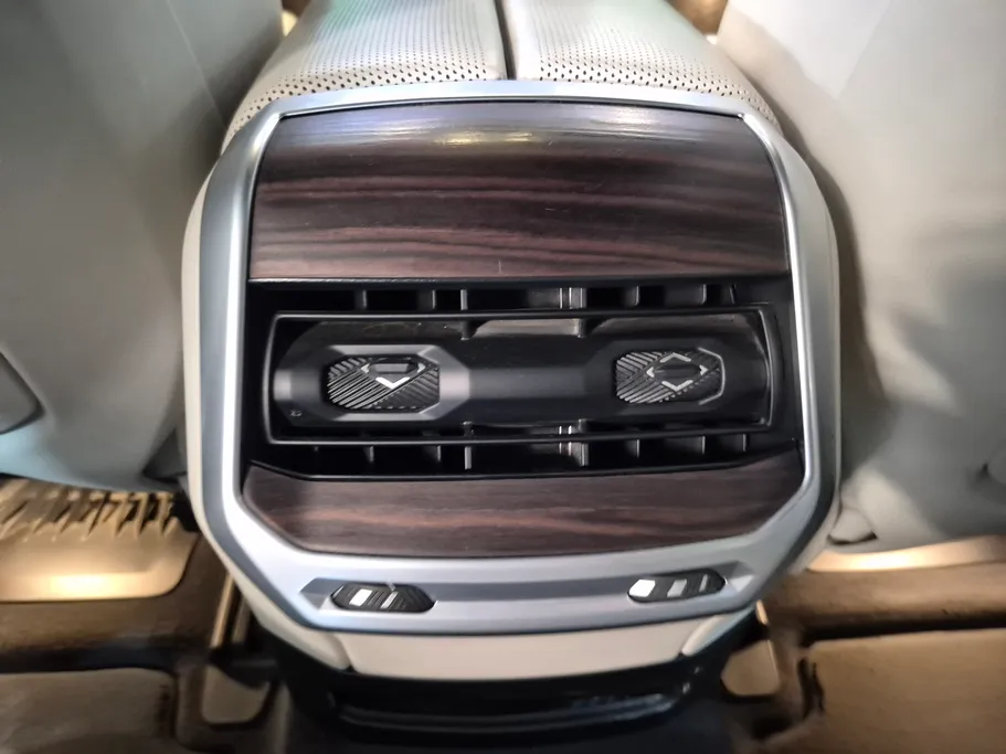 2024 BMW 7 Series 735i 