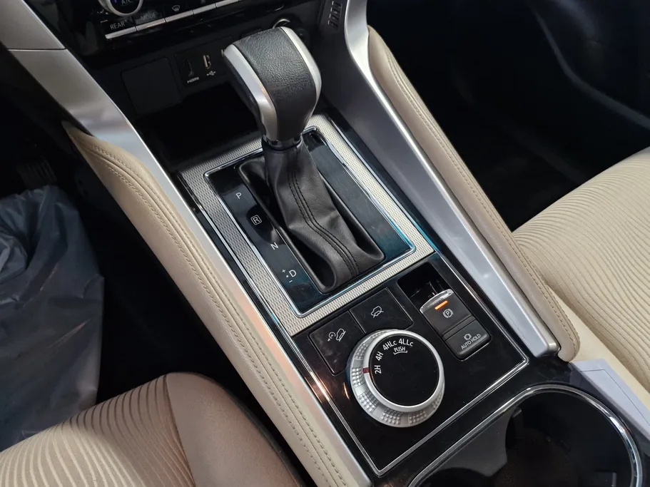 ميتسوبيشي  مونتيرو سبورت GLS-ML 2021 