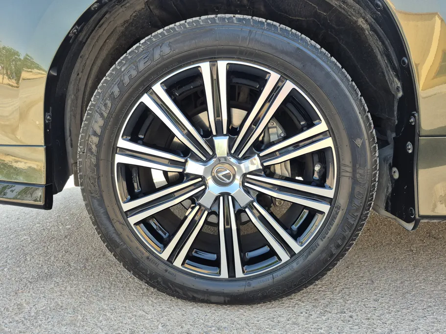 لكزس LX 570 S 2021